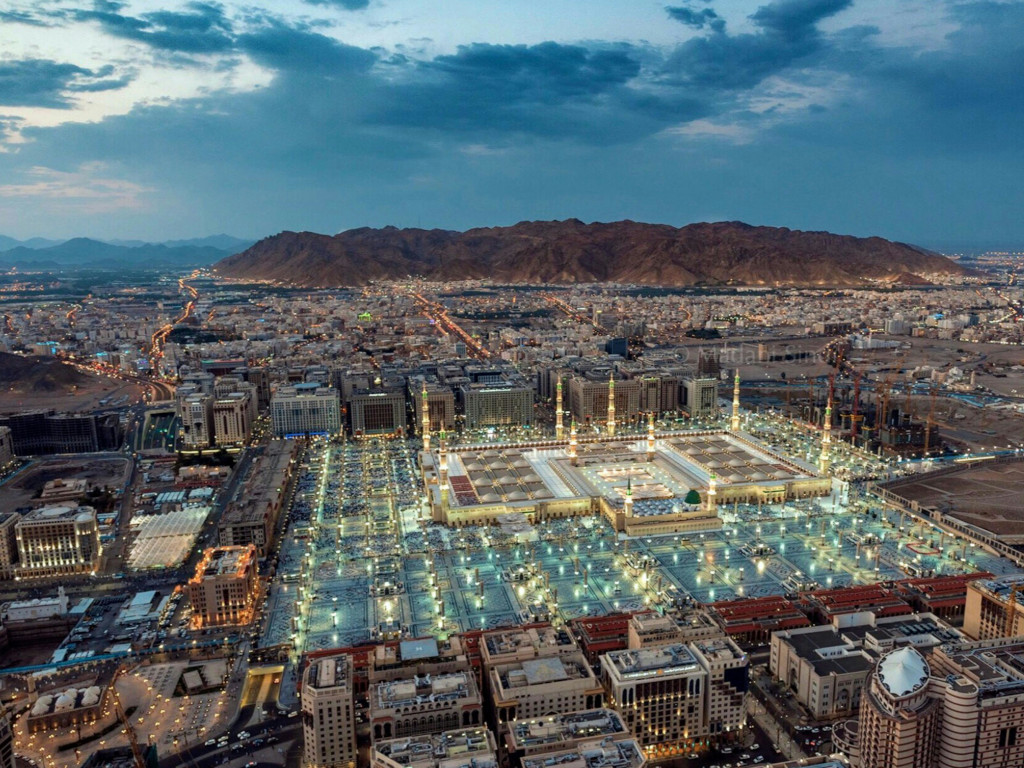 Visite de Médine avec Direct Mecca Visister Médine avec un guide Omra pas cher