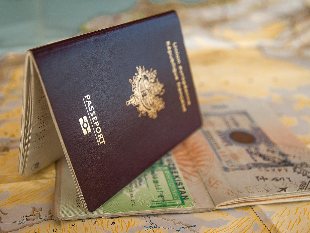visa omra avec passeport français
