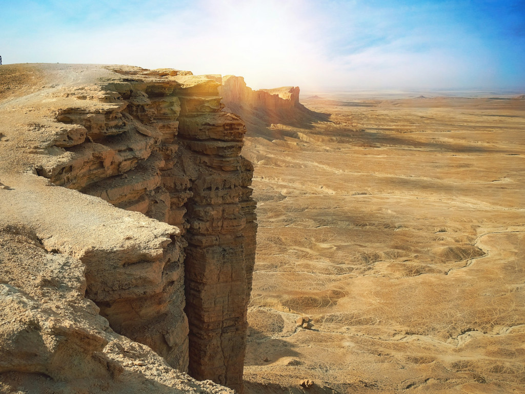 Voir le désert saoudien avec le visa Omra edge of the world visa saudia