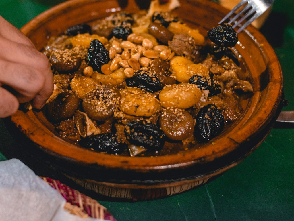 Goûter un délicieux tajine pendant la omra manger algérien à la mecque tajine