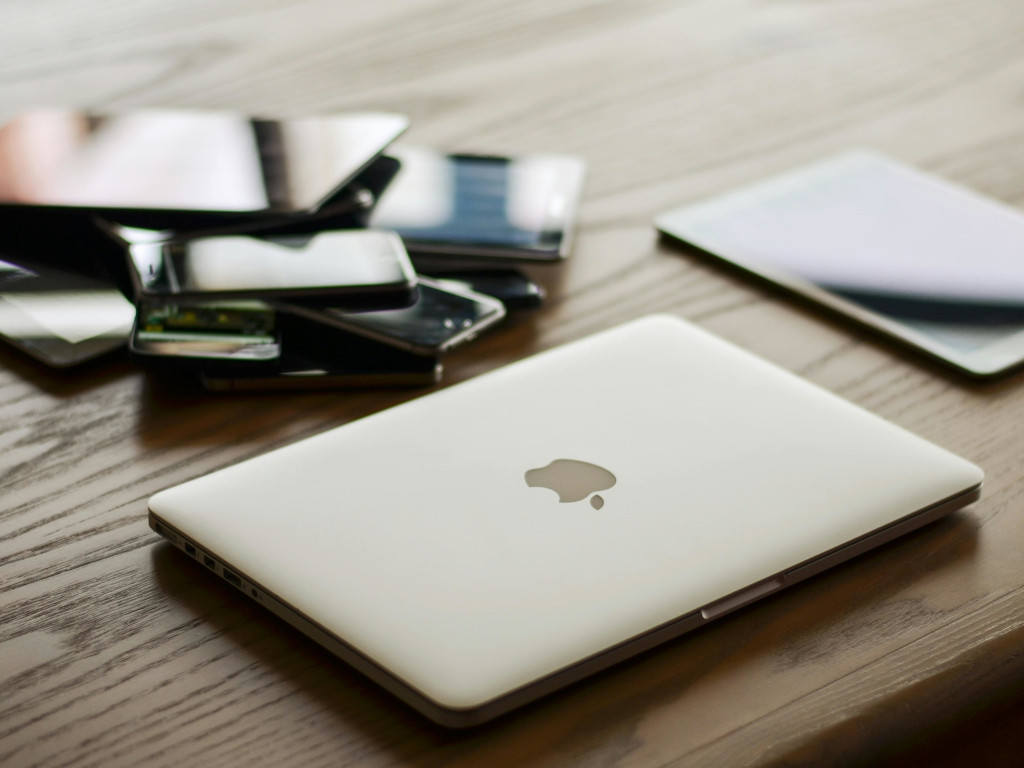 Les smartphones compatibles avec une eSim smartphone pour esim omra