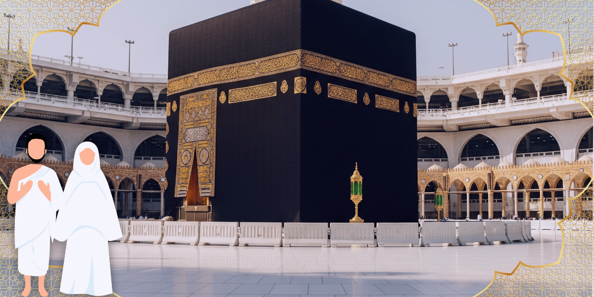 Illustration pour l'accompagnement en Omra de Ramadan montrant un couple de pèlerins en tenue d'Ihram devant la Kaaba, entourés d'un cadre oriental doré, symbolisant le confort, la sérénité et l'assistance personnalisée de Direct Mecca.