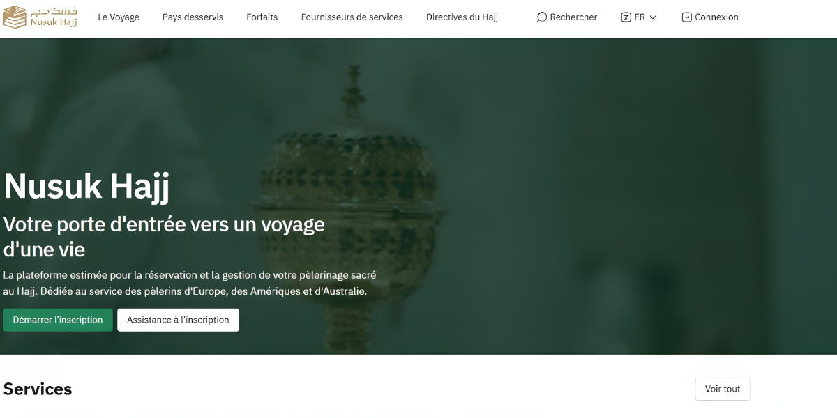 Guide Hajj : maîtriser la plateforme Nusuk avec l'accompagnement de Direct Mecca Page d'accueil de la plateforme officielle "Nusuk Hajj", montrant le slogan "votre porte d'entrée vers un voyage d'une vie" et les boutons d'inscription.